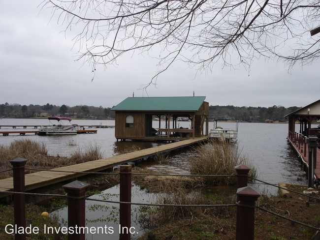 Foto del edificio - 3 br, 2 bath House - 1809 E. Lake Dr
