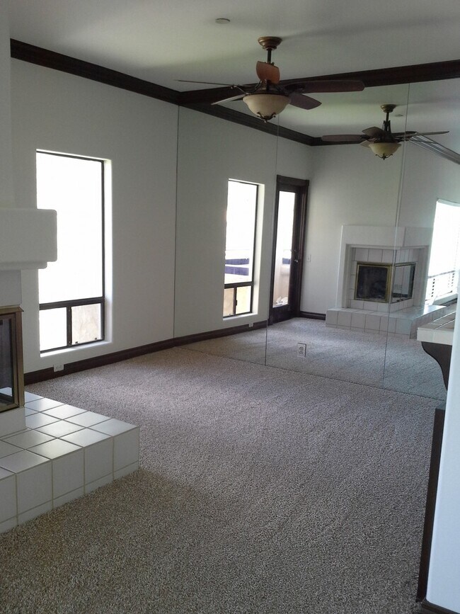 Foto del edificio - Terrific 1Br/1.5Ba Condo in Gated Masters Hill W/ Golf Course Views