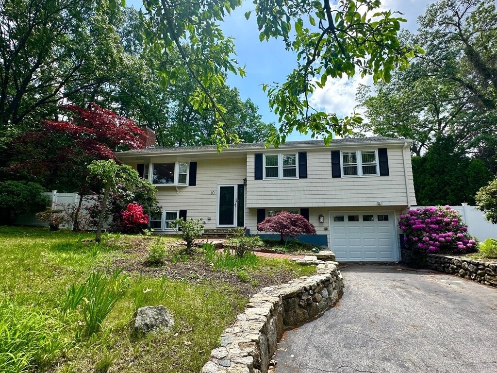 10 Oxbow Ln, Burlington, MA 01803 House Rental in Burlington, MA