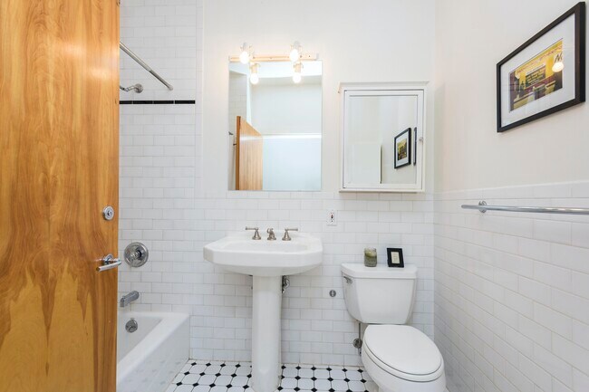 Foto del edificio - Huge Prospect Heights Loft