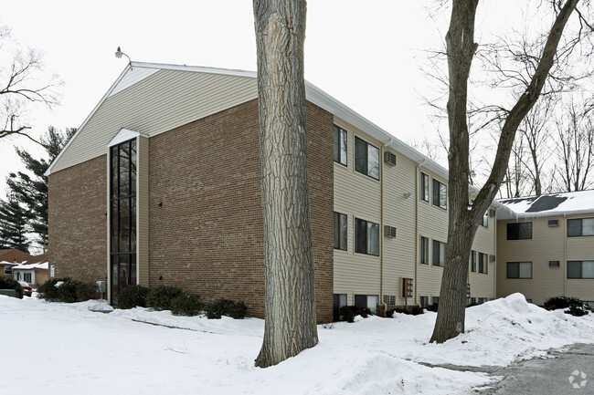 Foto del edificio - McGregor Meadows Apartments