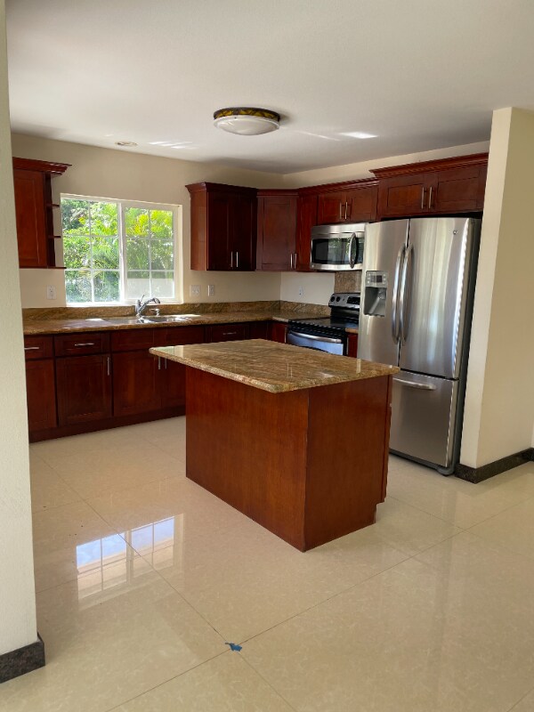 Building Photo - 202 Hawaii Loa St