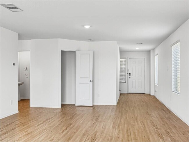 Foto del edificio - 18838 Charter Elm Dr