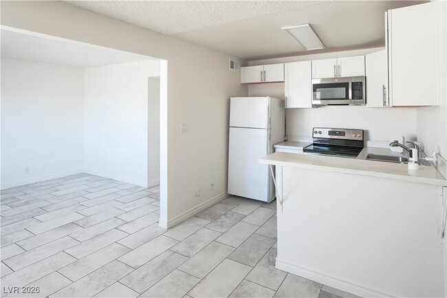 Building Photo - 212 Orland St