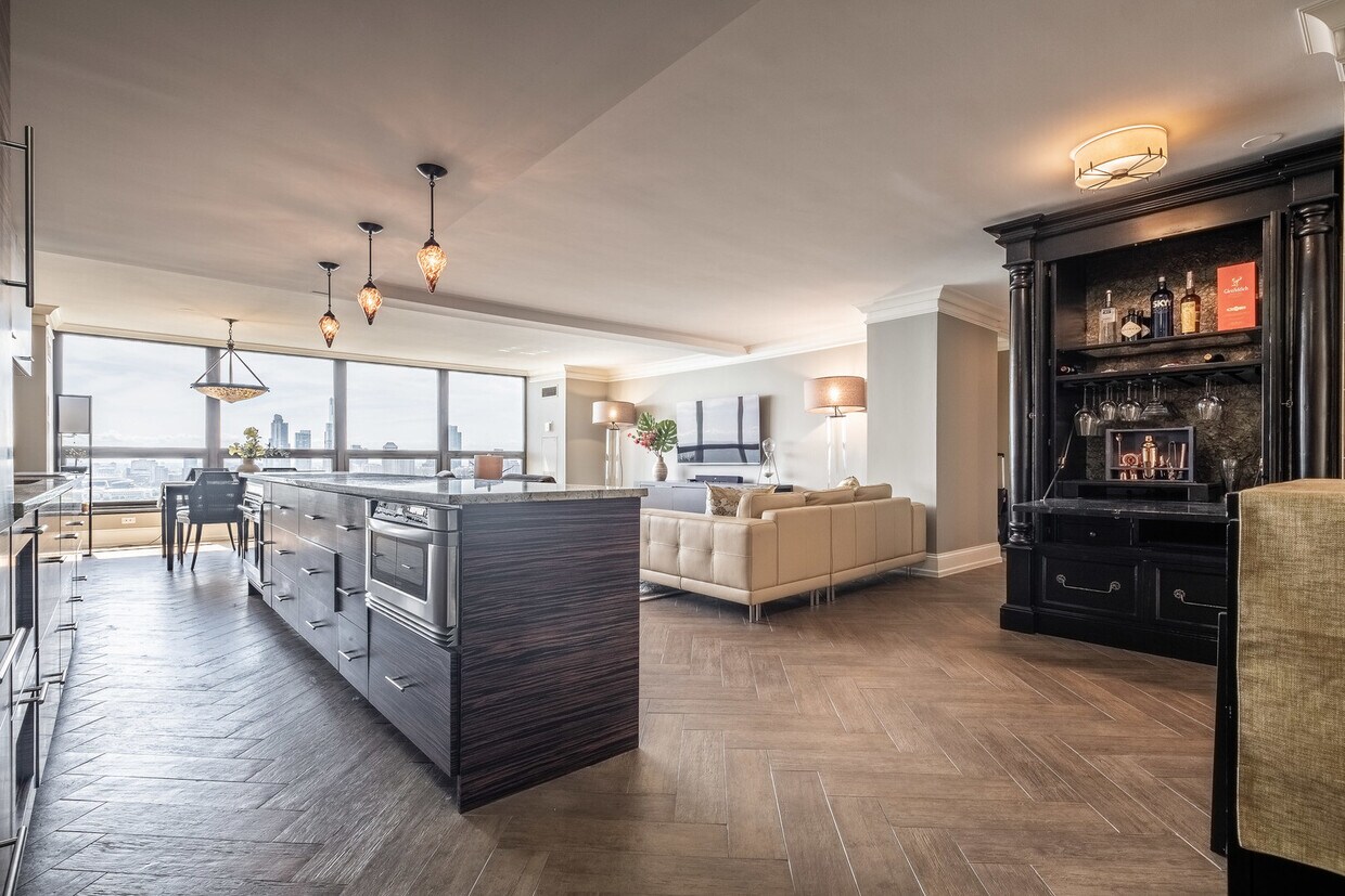 Foto principal - 360 E Randolph St