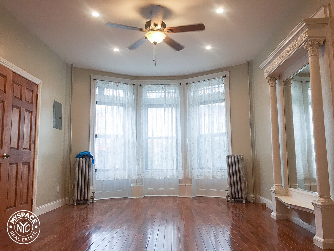 Primary Photo - 262 Lefferts Ave