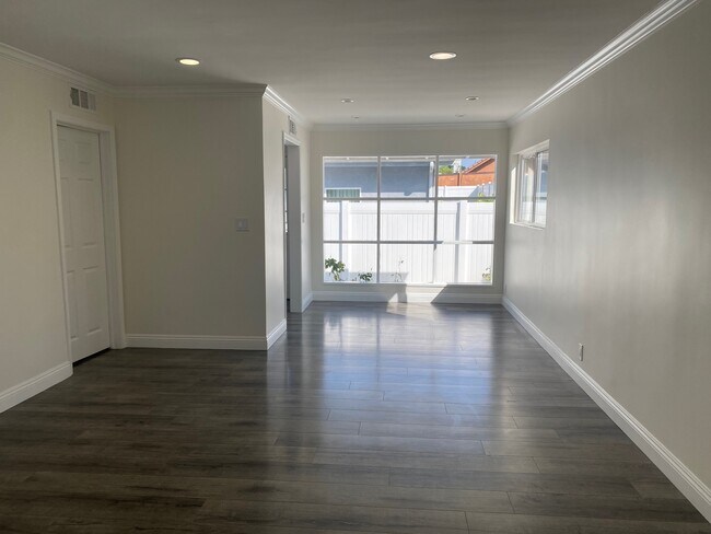 Foto del edificio - 6644 Atoll Ave