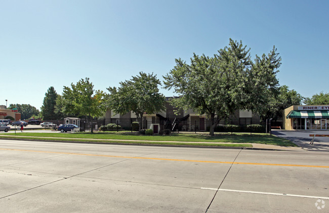 Building Photo - Windsong Apartments