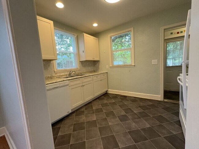 Foto del edificio - 2944 Hope Ave