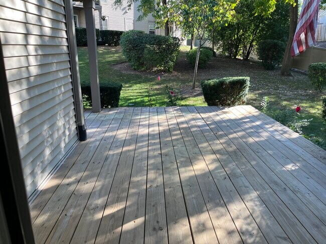 Building Photo - 131 Crestwood Ct