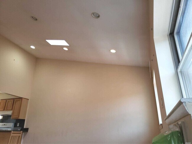 Foto del edificio - 83-71-83116 116th St