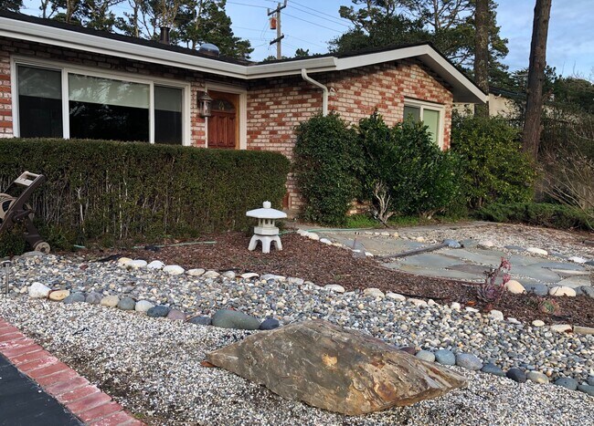 front - 4149 El Bosque Dr