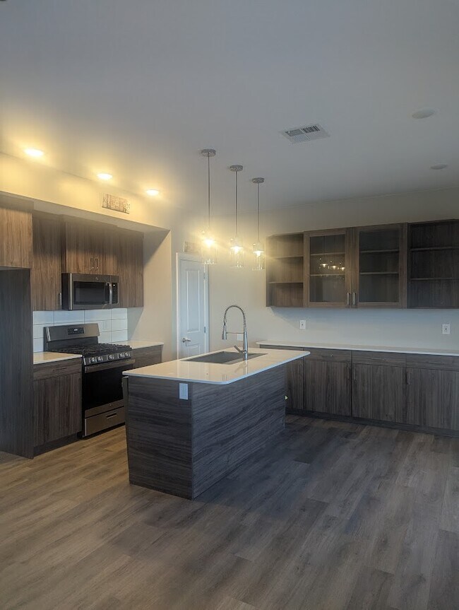 Foto del edificio - 2085 N 275 W