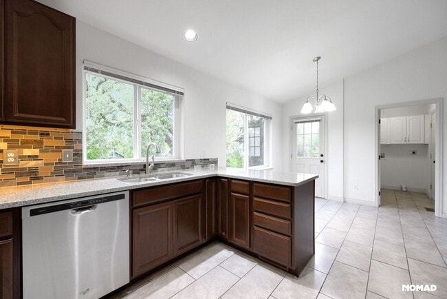 Building Photo - 4BR  House in Longmont
