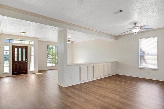 Foto del edificio - 4110 Bluewater Dr
