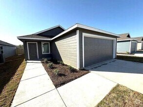 Building Photo - 1270 Basswood Dr
