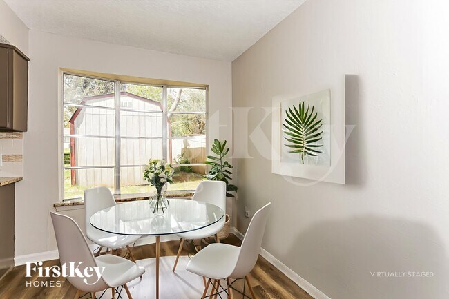 Foto del edificio - 1602 Geraldine Ln