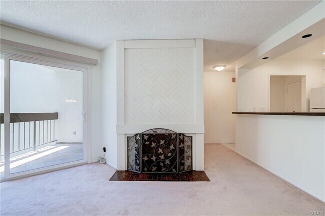 Foto del edificio - 28121 Highridge Rd