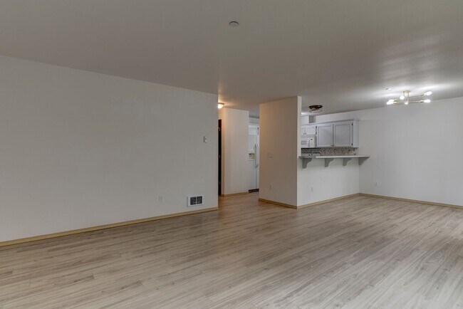 Foto del edificio - Updated 2 Bedroom 2 Bath Condo near Ft. Nu...