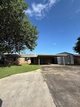 Building Photo - 4406 Mallard Dr