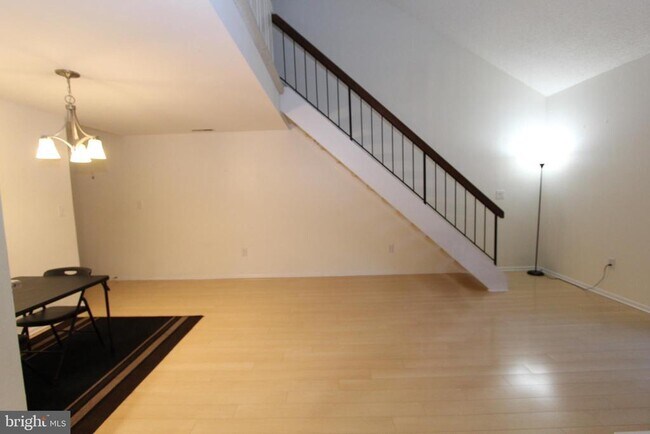 Foto del edificio - 5220 Ravens Crest Dr