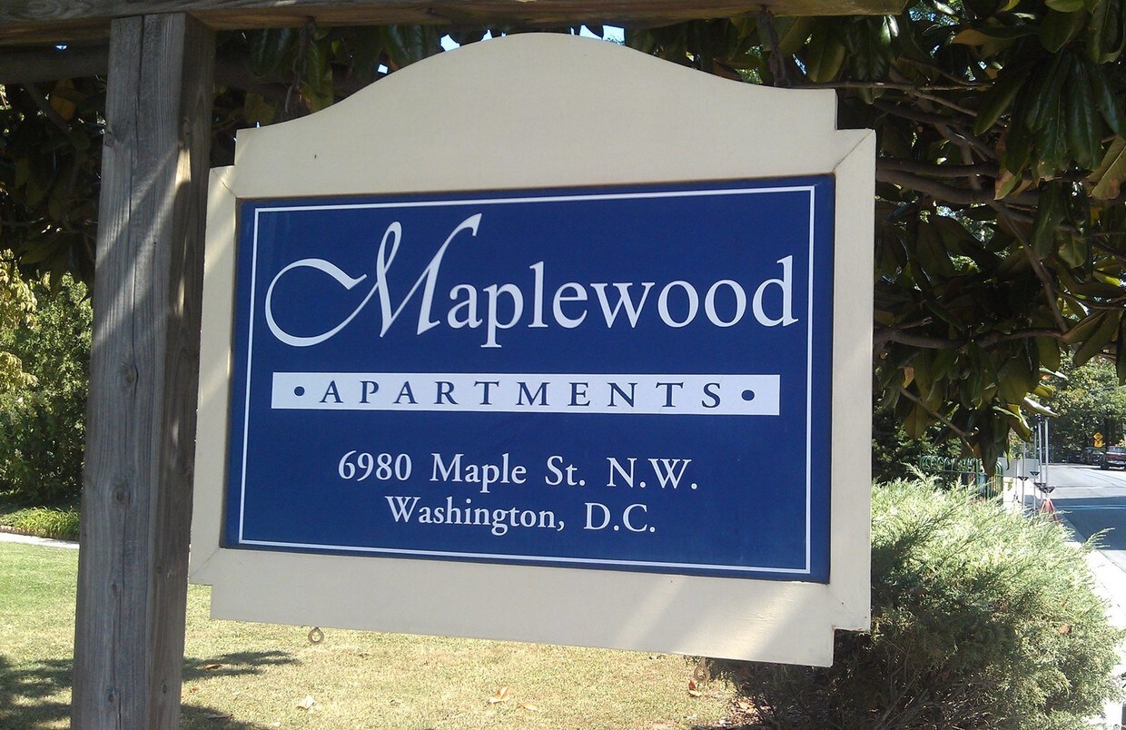 Foto principal - 6980 Maple St NW