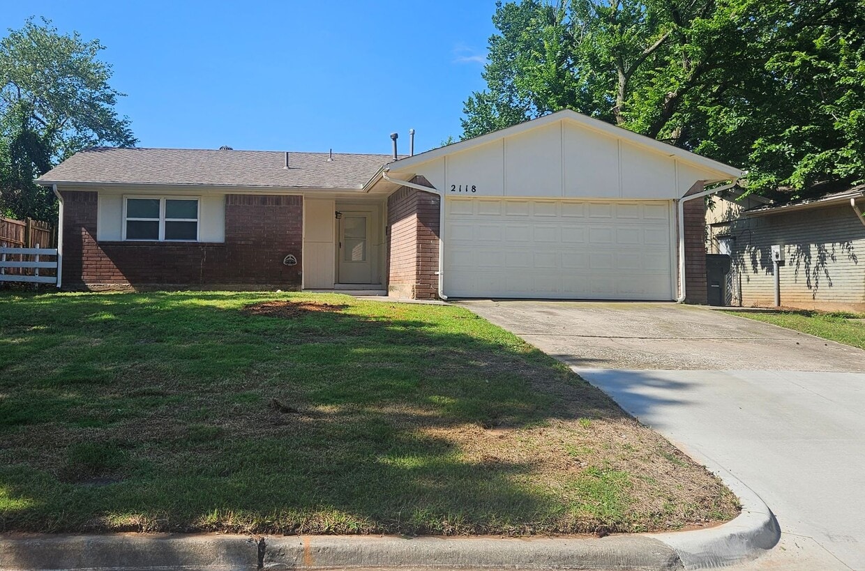 Primary Photo - (3) Bed/(1.5) Bath Avail NOW!