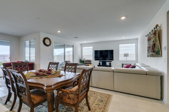 Foto del edificio - Fully Furnished 3Bedroom Henderson Home with Lake Las Vegas Views
