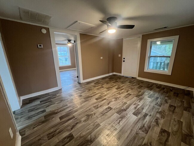 Foto del edificio - 3 Bedroom 1 Bathroom Home by Stillman College