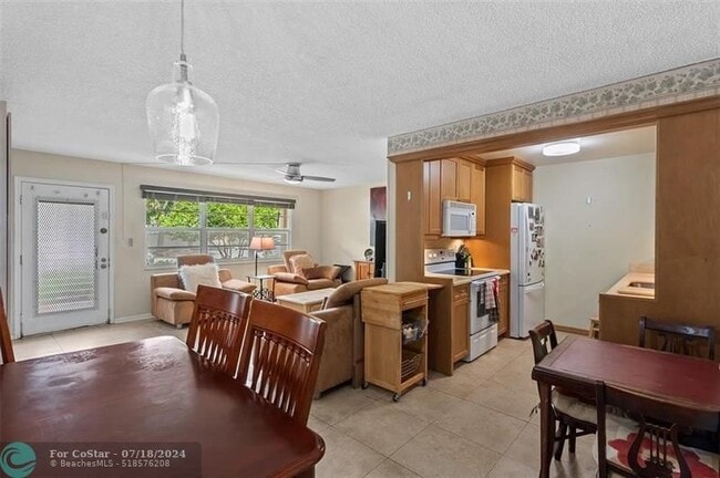 Building Photo - 2301 Lucaya Ln
