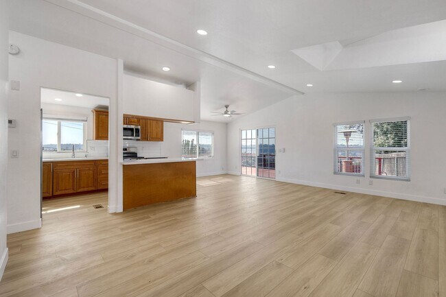 Foto del edificio - 2241 Meadow Lark Dr