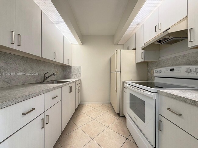 Foto del edificio - 13300 SW 1st St