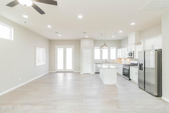 Building Photo - 13815 Paseo De Plata Dr