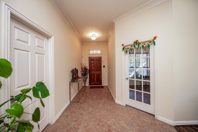 Foto del edificio - 9034 Necklace Tree Ln