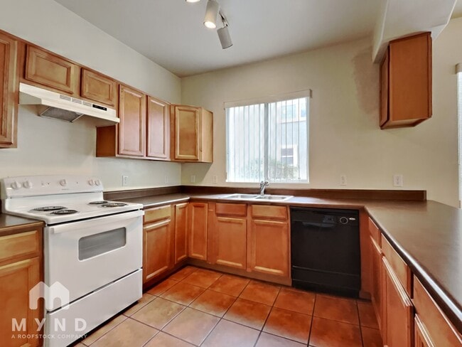 Building Photo - 3041 W Darien Way