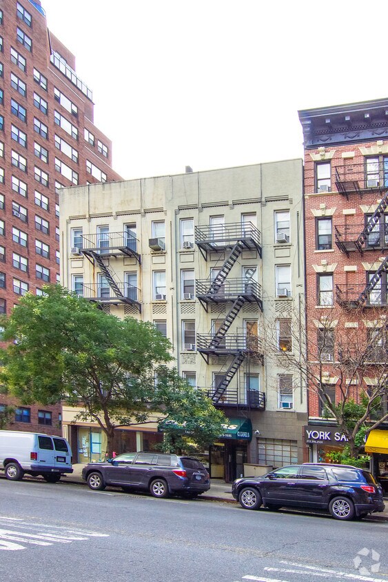 Primary Photo - 1411 York Ave