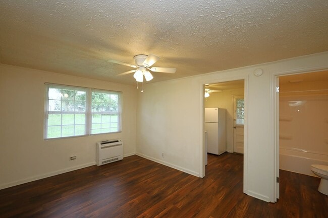 Building Photo - 2226-B Greenlee Street (HVP)