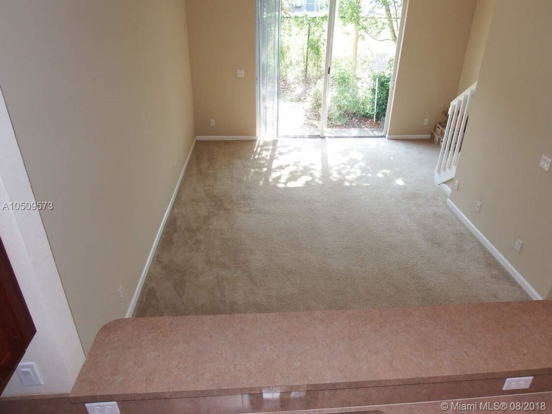 Primary Photo - 1424 NW 34th Way