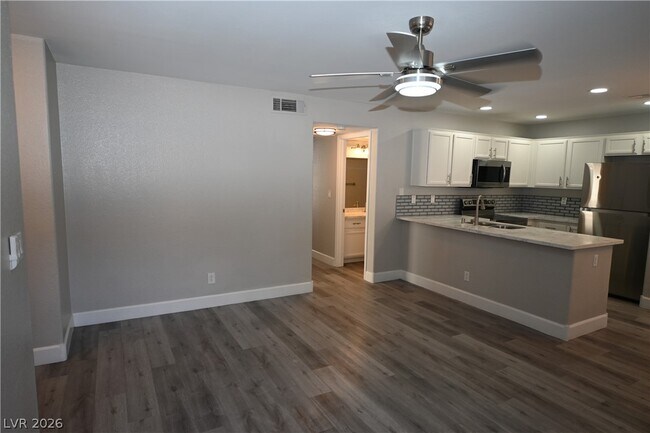 Foto del edificio - 2968 Juniper Hills Blvd