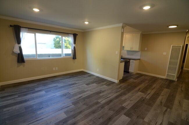 Building Photo - 210 Armour Ave