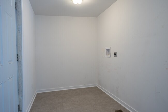 W/D Hookup - 334 S Jersey St