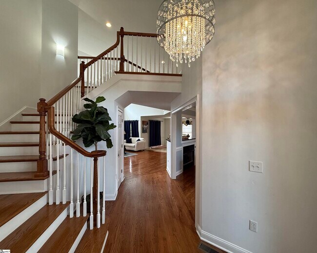 Foto del edificio - 19 Ruby Lake Ln