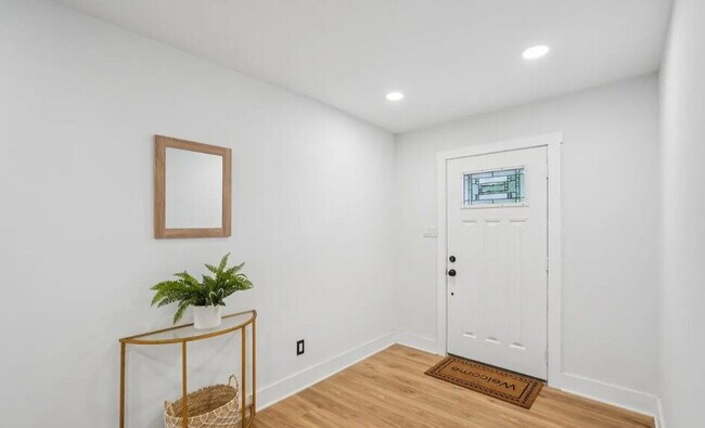 Foto del edificio - Close to the City, Easy to Call Home