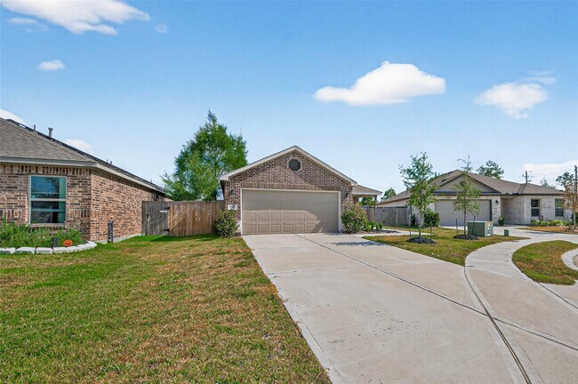 Foto del edificio - 15171 Willow Tree Ln