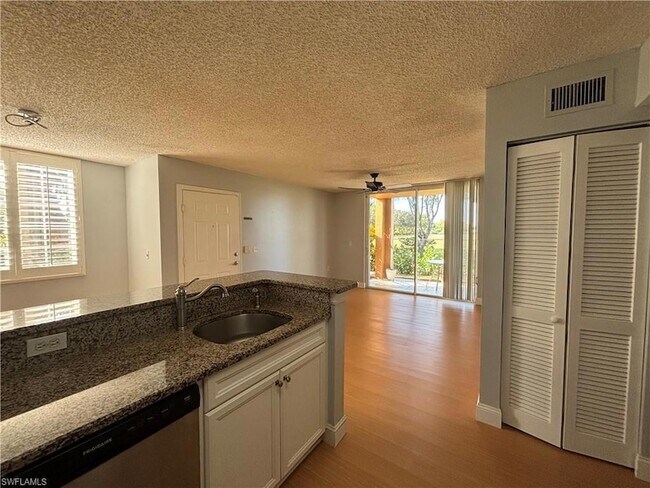 Building Photo - 1170 Wildwood Lakes Blvd