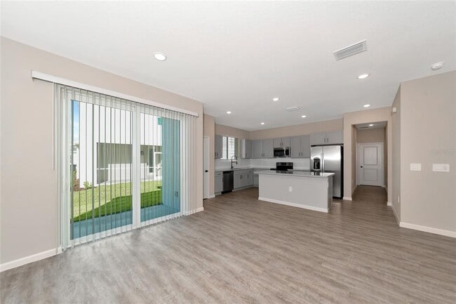 Building Photo - 12511 Cades Bay Cir