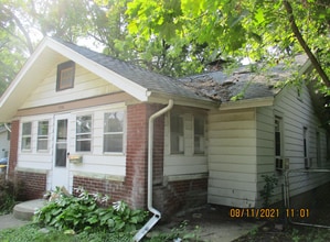 Building Photo - 1009 W 11th St