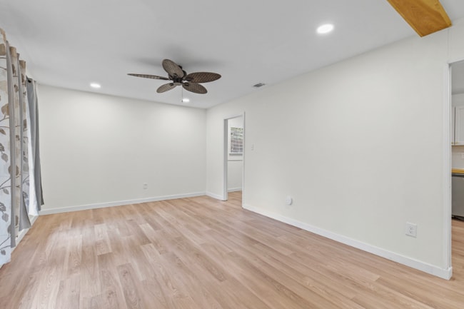 Building Photo - 5925 Couton Dr