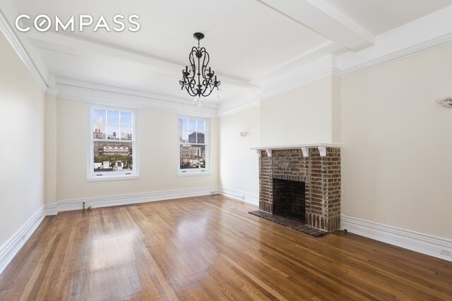 Foto principal - 26 W 9th St