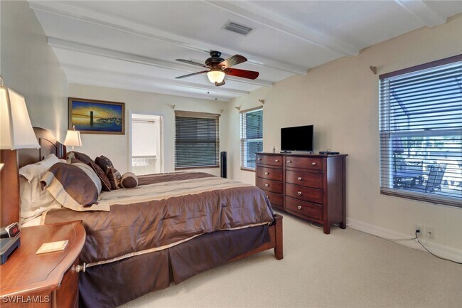 Foto del edificio - 562 Goldcoast Ct